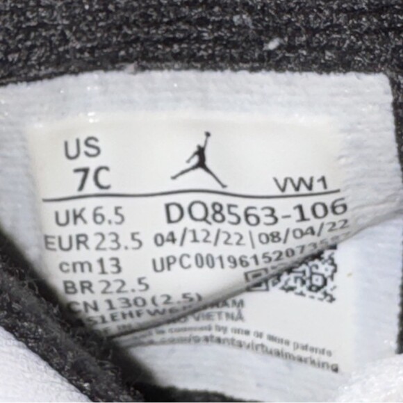 Nike Air Jordan 2 Retro Chicago 2022 White Black Red DQ8563-106 Toddler Size 7C - Picture 6 of 6